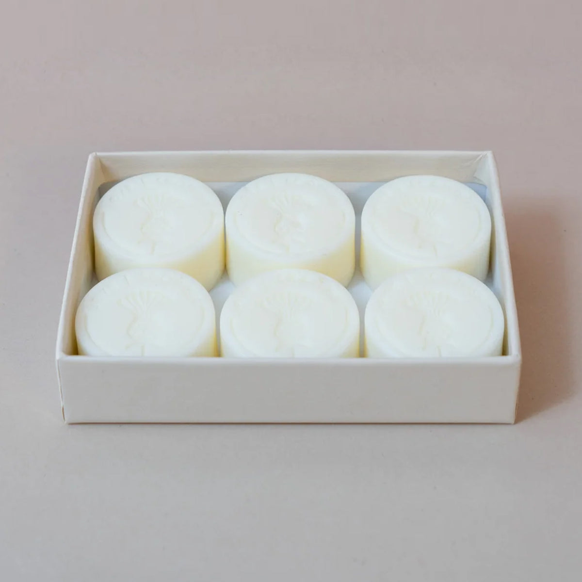 A boxed set of 6 wax melts handmade in Scotland by Love Scottish